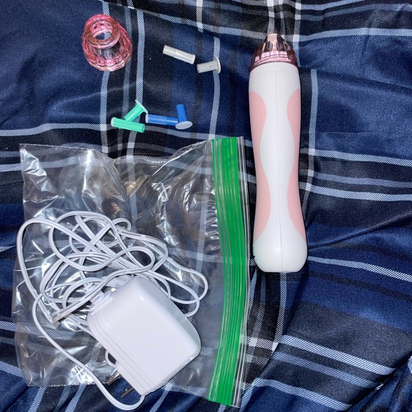 Personal Microdermabrasion device - Picture 1 of 7